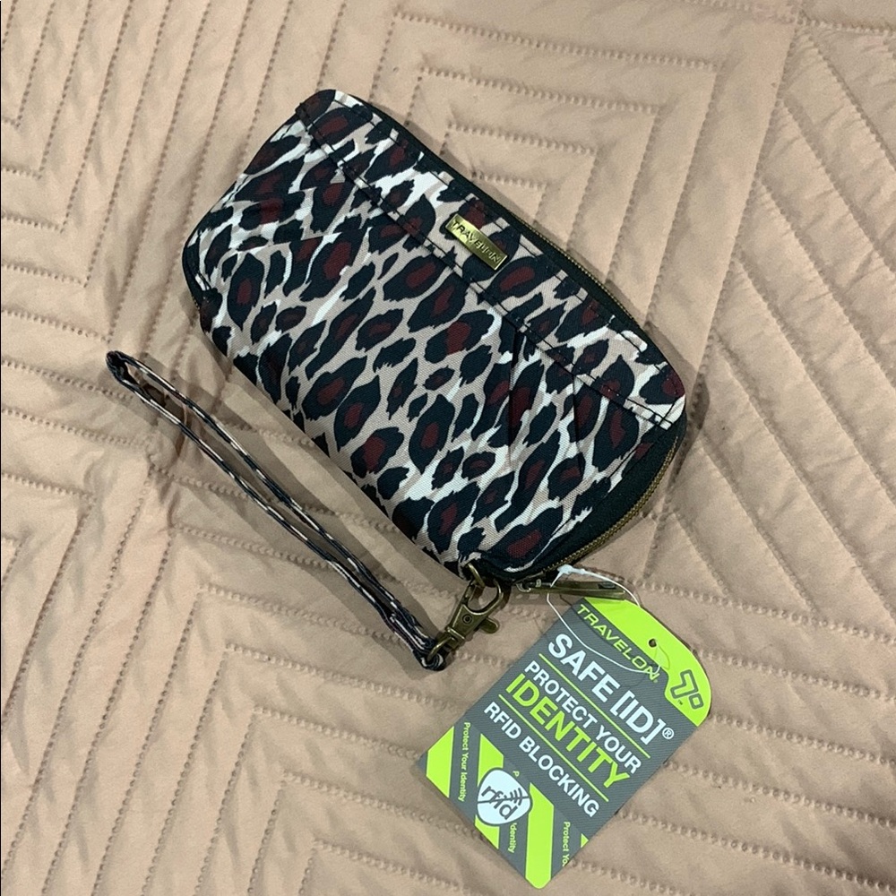 NWT Travelon Animal Print Wristlet Wallet RFID Blocking Safe ID